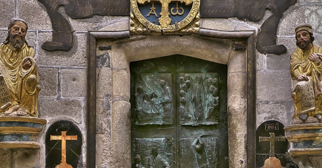 Puerta Santa | Wikicommons. Autor: Jl FilpoC